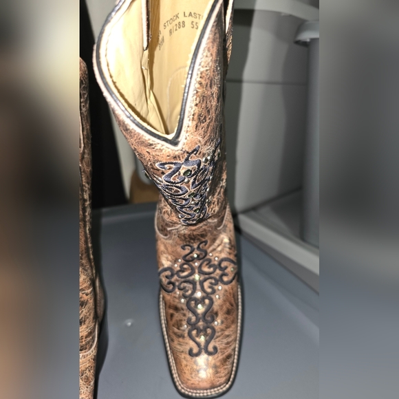 Corral Brown and Black Heeled Boots - Picture 8 of 8